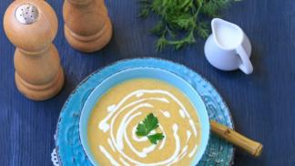 Zucchini soup with melted cheese Zucchini soup with cheese recipe